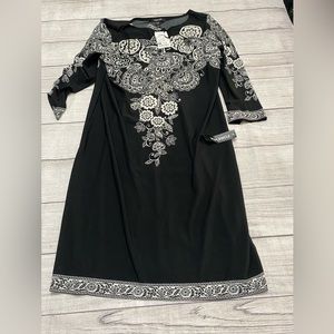 FOREVER SIZE MEDIUM LONG SLEEVE BLACK DRESS WITH WHITE DESIGN NWT